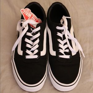 Vans black and white  Woman’s 6.5